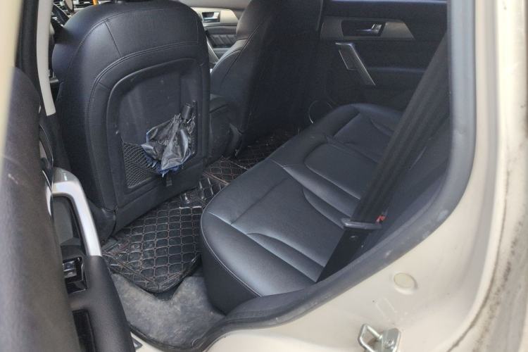 Used Haval H2 2014 1.5T Manual Two-Wheel Drive Elite Edition Left Rear Seat
