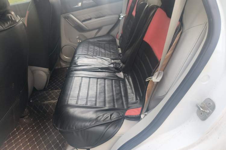 Used Haval H2 2014 1.5T Manual Two-Wheel Drive Elite Edition Left Rear Seat