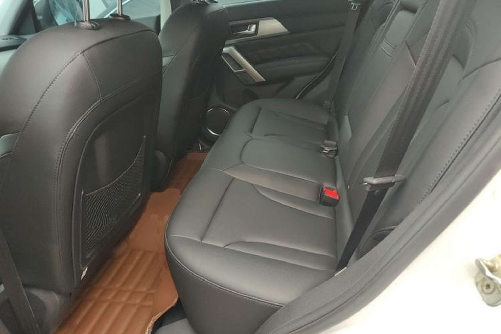 Used Haval H2 2014 1.5T Manual Two-Wheel Drive Elite Edition Left Rear Seat