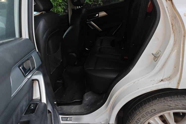 Used Haval H2 2014 1.5T Manual Two-Wheel Drive Elite Edition Left Rear Seat