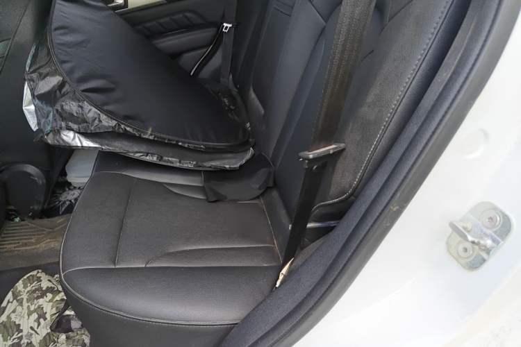 Used Haval H2 2014 1.5T Manual Two-Wheel Drive Elite Edition Left Rear Seat