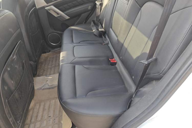 Used Haval H2 2014 1.5T Manual Two-Wheel Drive Elite Edition Left Rear Seat