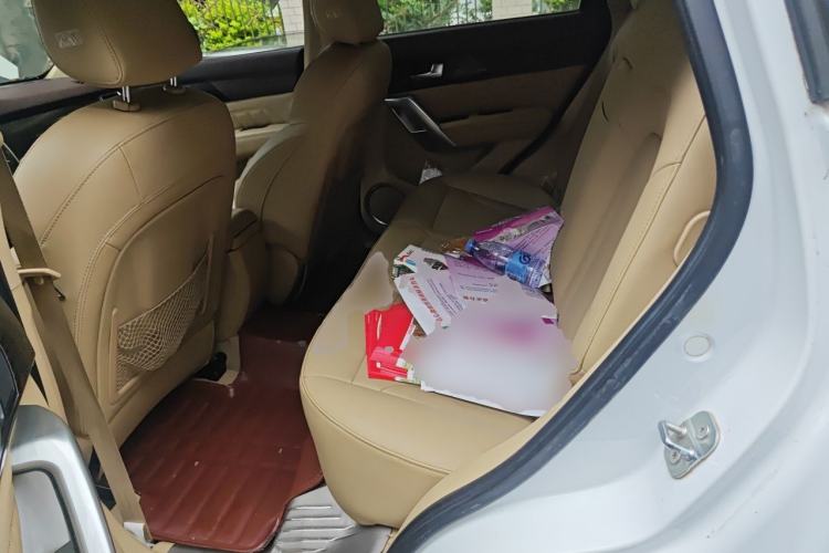 Used Haval H2 2014 1.5T Manual Two-Wheel Drive Elite Edition Left Rear Seat