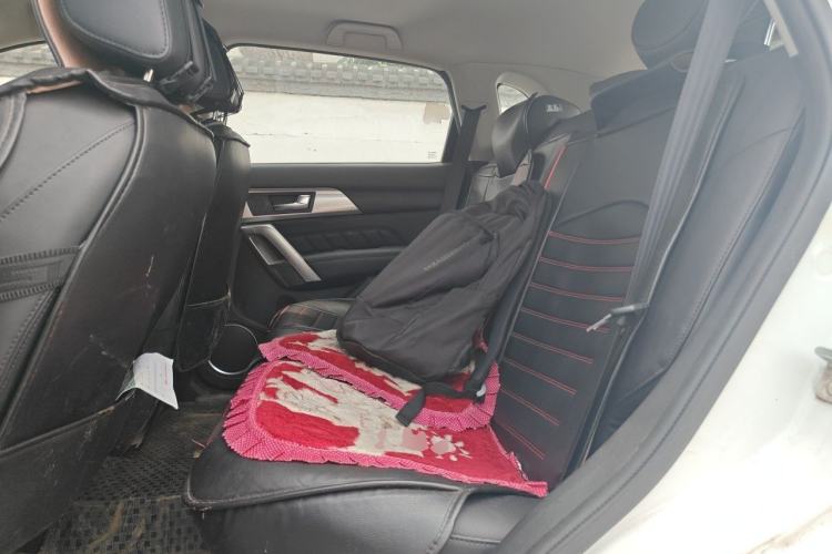 Used Haval H2 2014 1.5T Manual Two-Wheel Drive Elite Edition Left Rear Seat