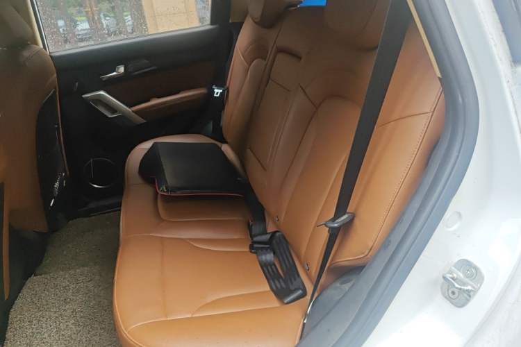 Used Haval H2 2014 1.5T Manual Two-Wheel Drive Elite Edition Left Rear Seat