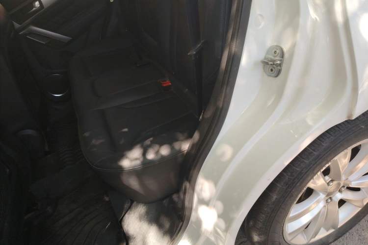 Used Haval H2 2014 1.5T Manual Two-Wheel Drive Elite Edition Left Rear Seat