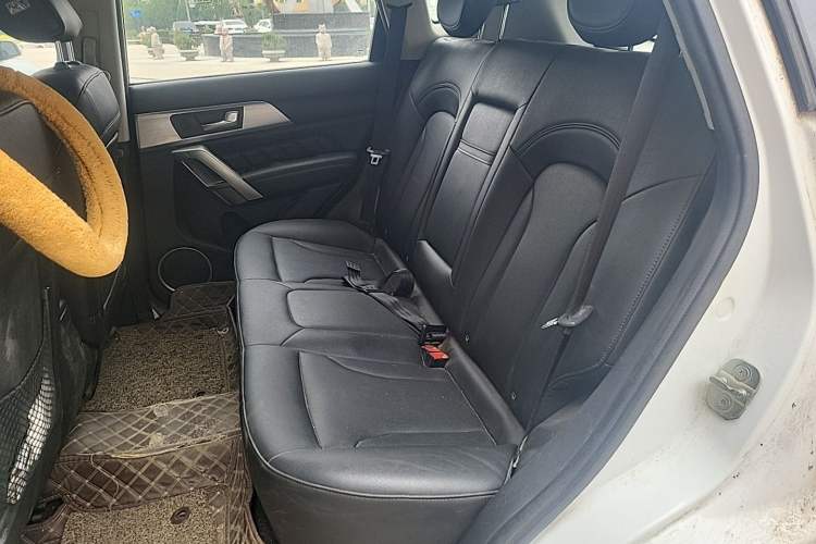 Used Haval H2 2014 1.5T Manual Two-Wheel Drive Elite Edition Left Rear Seat