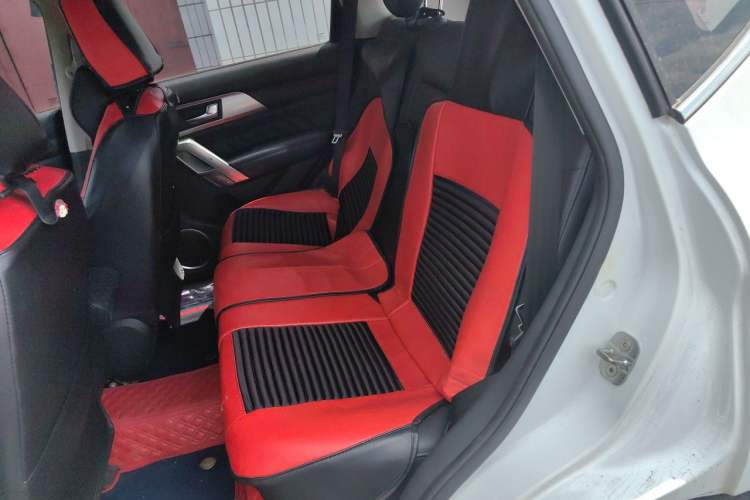 Used Haval H2 2014 1.5T Manual Two-Wheel Drive Elite Edition Left Rear Seat