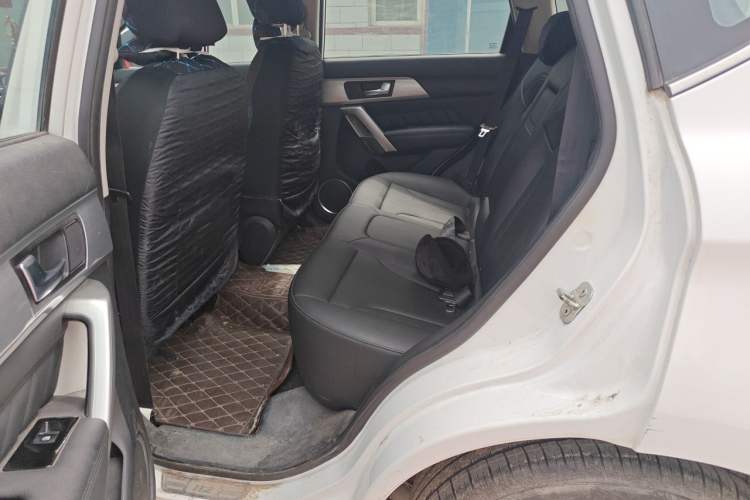 Used Haval H2 2014 1.5T Manual Two-Wheel Drive Elite Edition Left Rear Seat