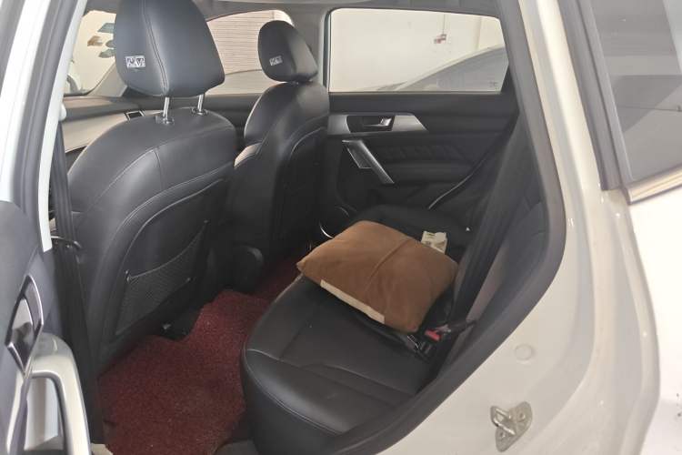 Used Haval H2 2014 1.5T Manual Two-Wheel Drive Elite Edition Left Rear Seat