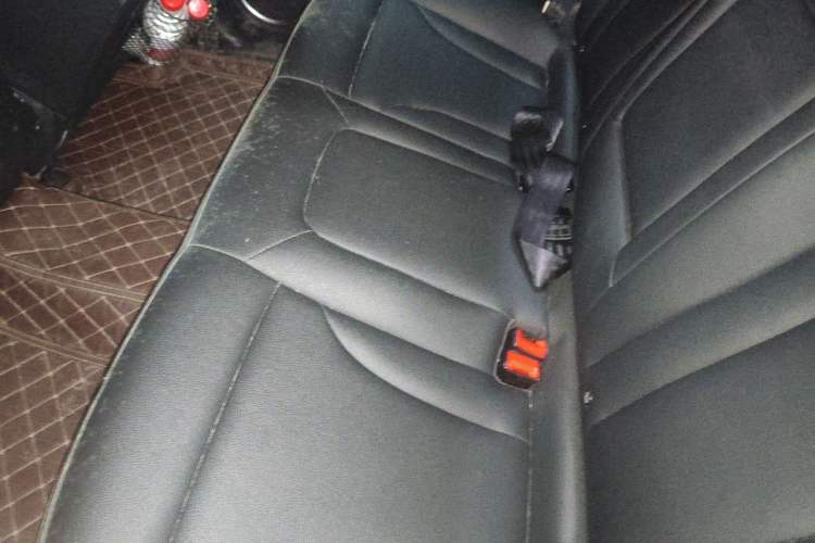 Used Haval H2 2014 1.5T Manual Two-Wheel Drive Elite Edition Left Rear Seat