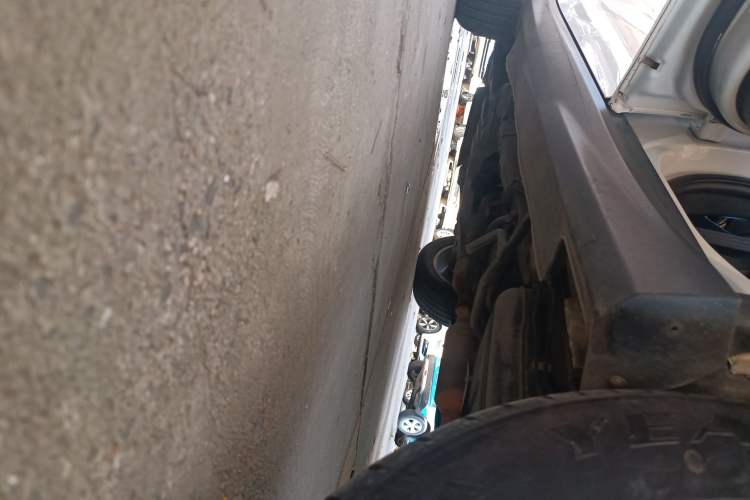 Used Haval H2 2014 1.5T Manual Two-Wheel Drive Elite Edition Left Side Sill