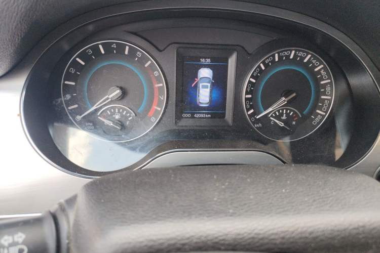 Used Haval H2 2014 1.5T Manual Two-Wheel Drive Elite Edition Odometer Close Up