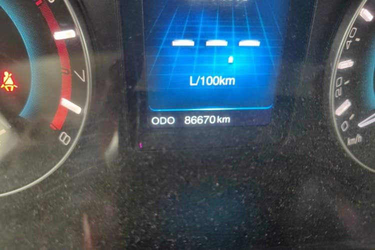 Used Haval H2 2014 1.5T Manual Two-Wheel Drive Elite Edition Odometer Close Up