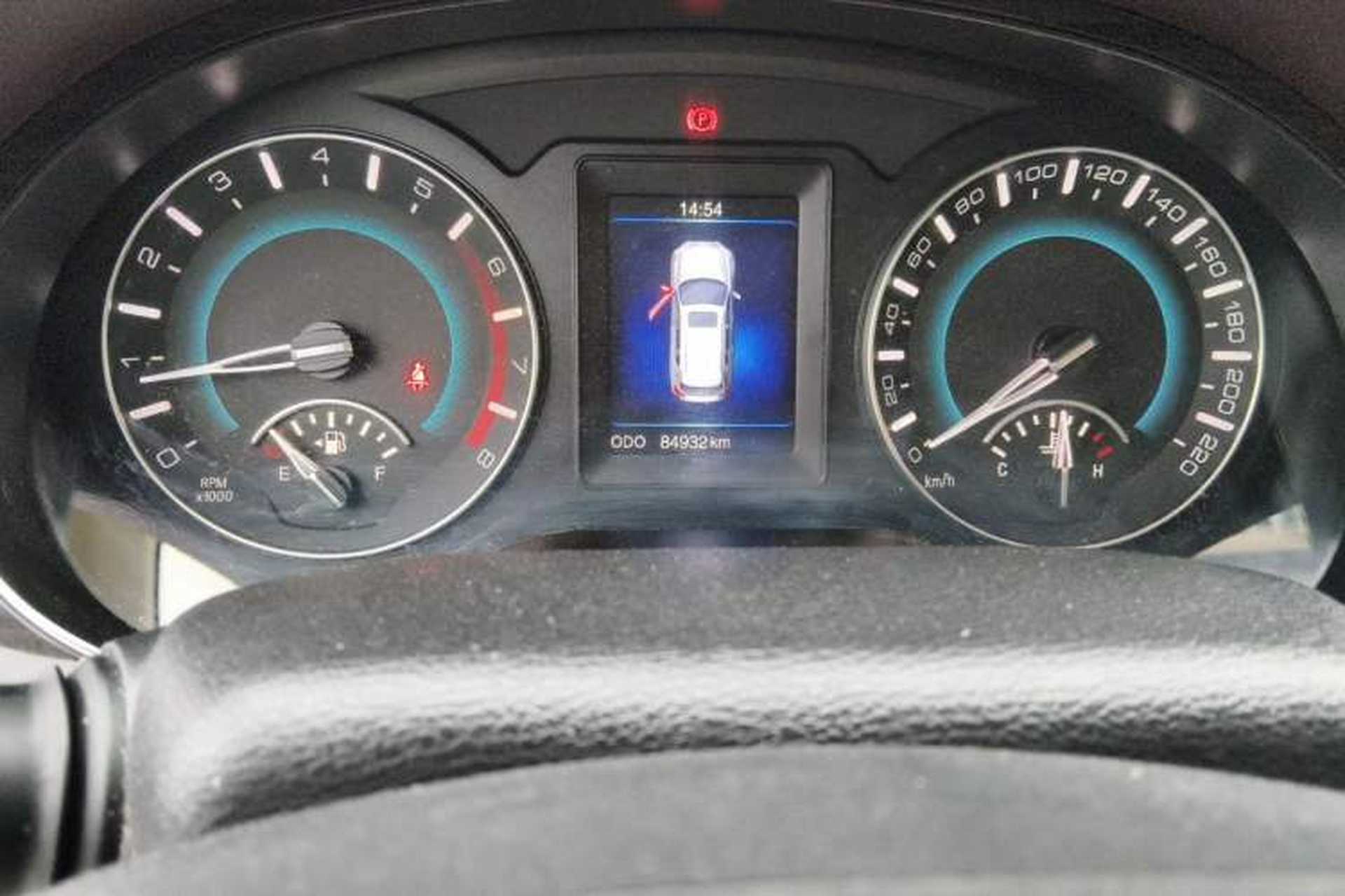 Used Haval H2 2014 1.5T Manual Two-Wheel Drive Urban Edition Odometer Close Up
