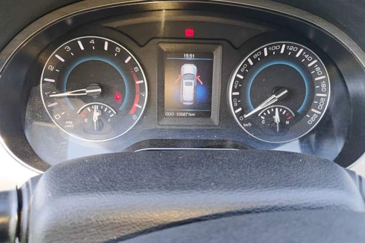 Used Haval H2 2014 1.5T Manual Two-Wheel Drive Elite Edition Odometer Close Up