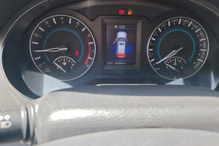 Used Haval H2 2014 1.5T Manual Two-Wheel Drive Elite Edition Odometer Close Up