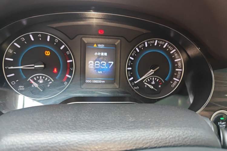 Used Haval H2 2014 1.5T Manual Two-Wheel Drive Elite Edition Odometer Close Up