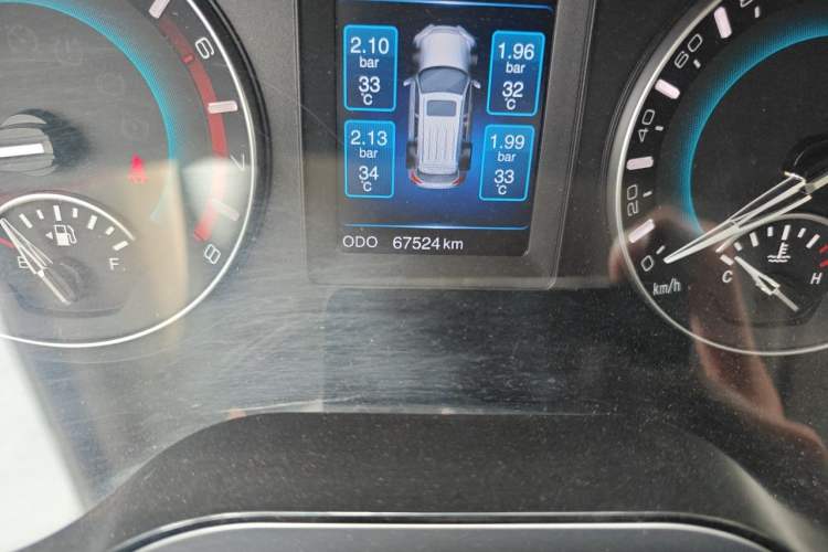 Used Haval H2 2014 1.5T Manual Two-Wheel Drive Elite Edition Odometer Close Up