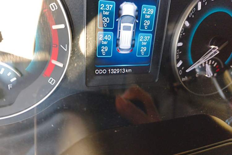 Used Haval H2 2014 1.5T Manual Two-Wheel Drive Elite Edition Odometer Close Up