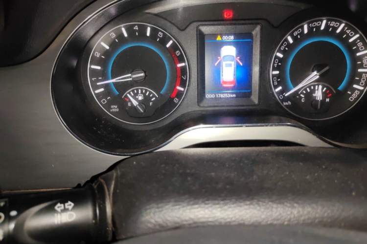 Used Haval H2 2014 1.5T Manual Two-Wheel Drive Elite Edition Odometer Close Up