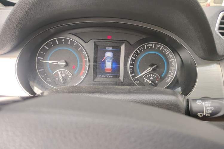 Used Haval H2 2014 1.5T Manual Two-Wheel Drive Urban Edition Odometer Close Up