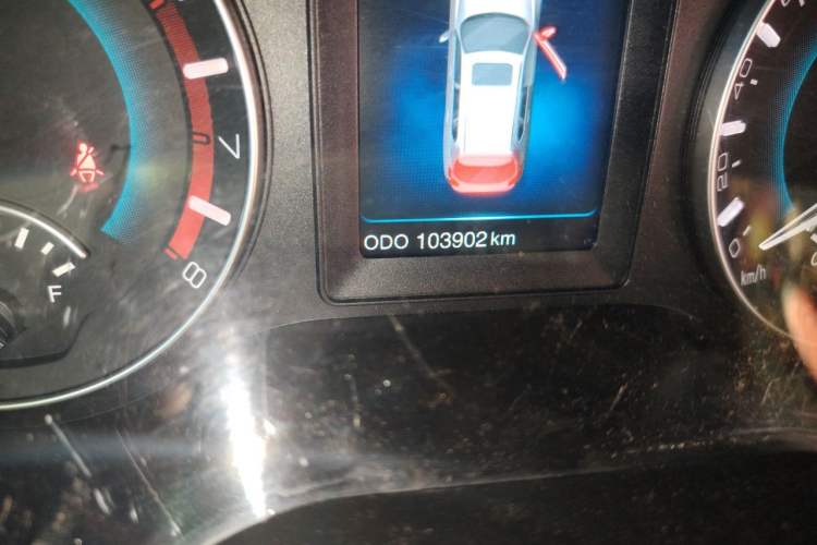 Used Haval H2 2014 1.5T Manual Two-Wheel Drive Elite Edition Odometer Close Up
