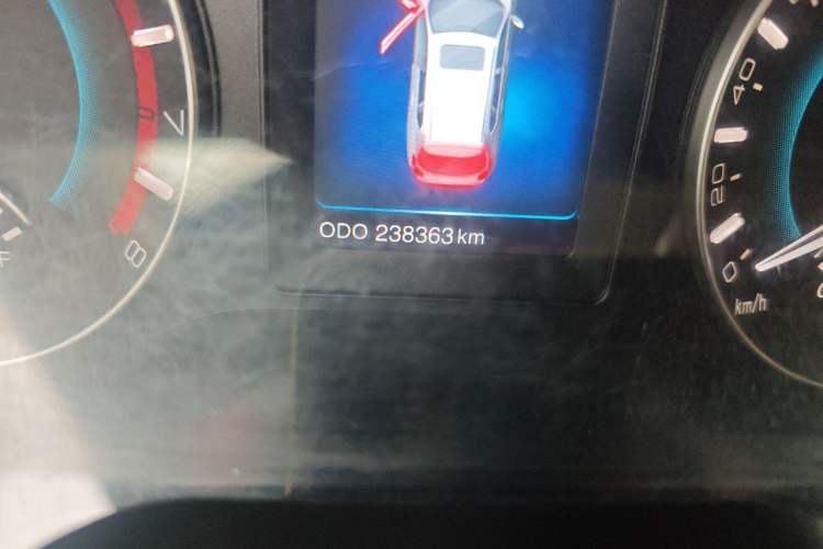 Used Haval H2 2014 1.5T Manual Two-Wheel Drive Elite Edition Odometer Close Up