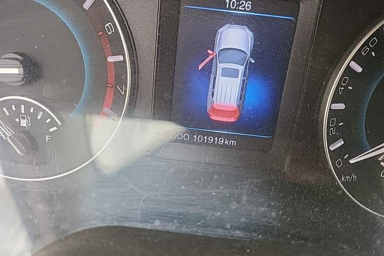 Used Haval H2 2014 1.5T Manual Two-Wheel Drive Elite Edition Odometer Close Up
