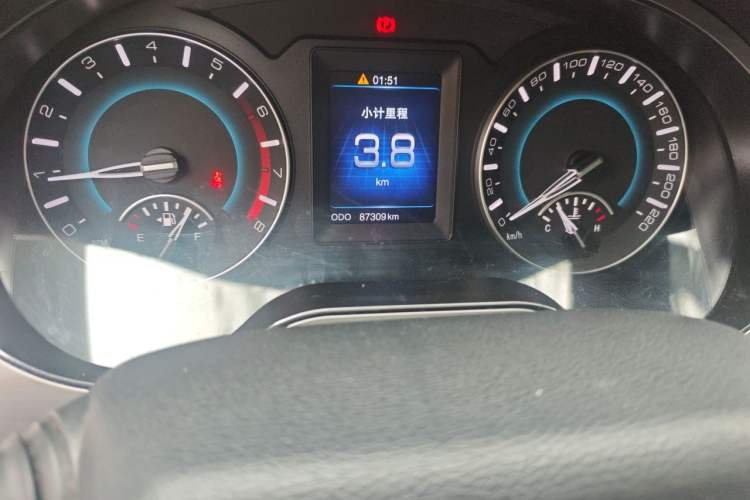 Used Haval H2 2014 1.5T Manual Two-Wheel Drive Elite Edition Odometer Close Up