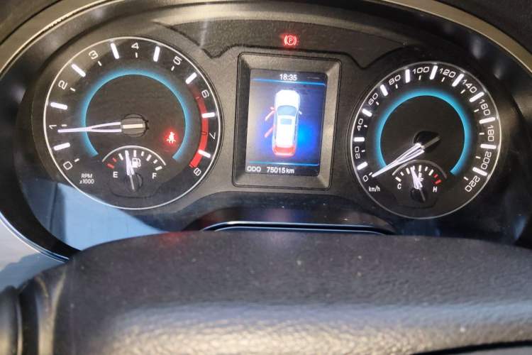 Used Haval H2 2014 1.5T Manual Two-Wheel Drive Elite Edition Odometer Close Up
