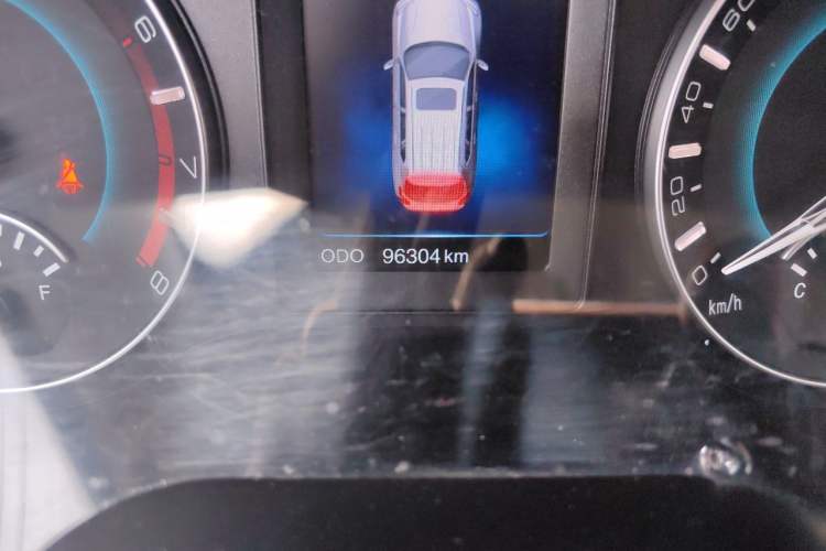 Used Haval H2 2014 1.5T Manual Two-Wheel Drive Elite Edition Odometer Close Up