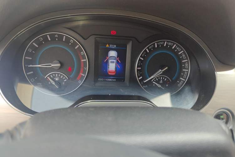 Used Haval H2 2014 1.5T Manual Two-Wheel Drive Elite Edition Odometer Close Up
