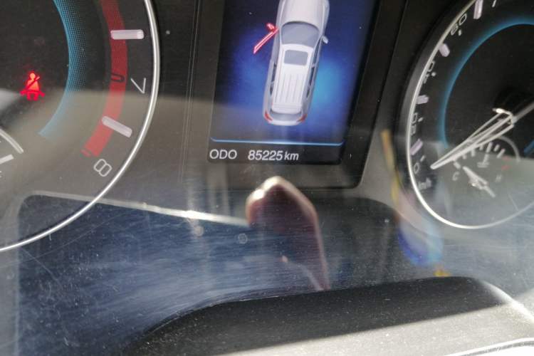 Used Haval H2 2014 1.5T Manual Two-Wheel Drive Elite Edition Odometer Close Up