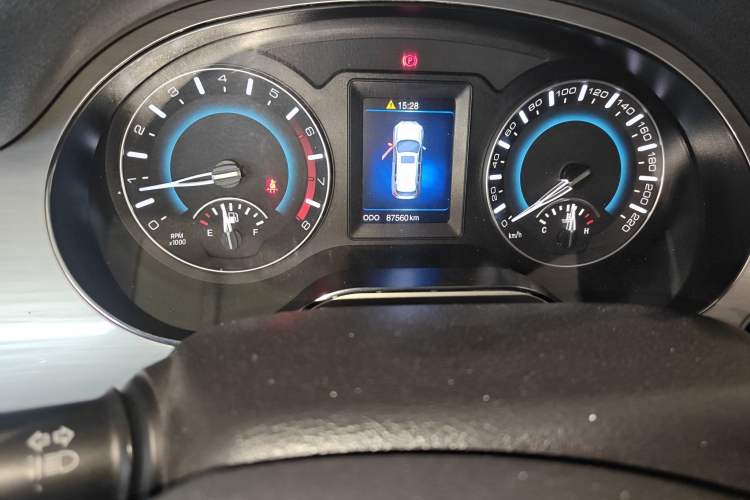 Used Haval H2 2014 1.5T Manual Two-Wheel Drive Elite Edition Odometer Close Up