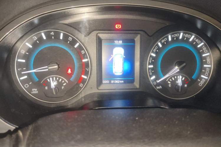 Used Haval H2 2014 1.5T Manual Two-Wheel Drive Elite Edition Odometer Close Up