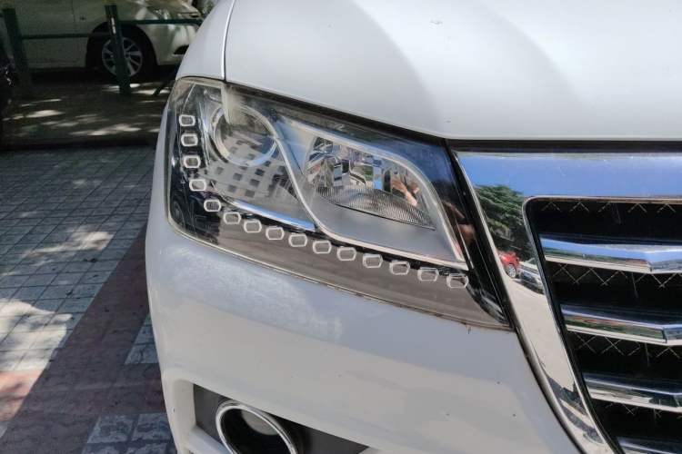 Used Haval H2 2014 1.5T Manual Two-Wheel Drive Elite Edition Right Front Headlight