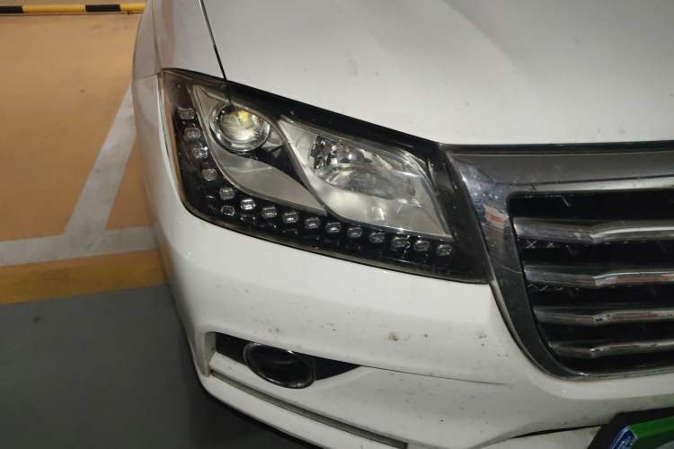 Used Haval H2 2014 1.5T Manual Two-Wheel Drive Elite Edition Right Front Headlight
