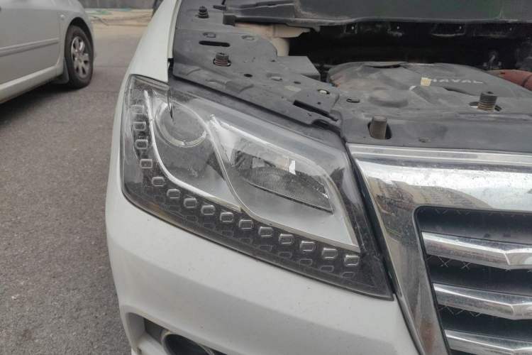 Used Haval H2 2014 1.5T Manual Two-Wheel Drive Elite Edition Right Front Headlight