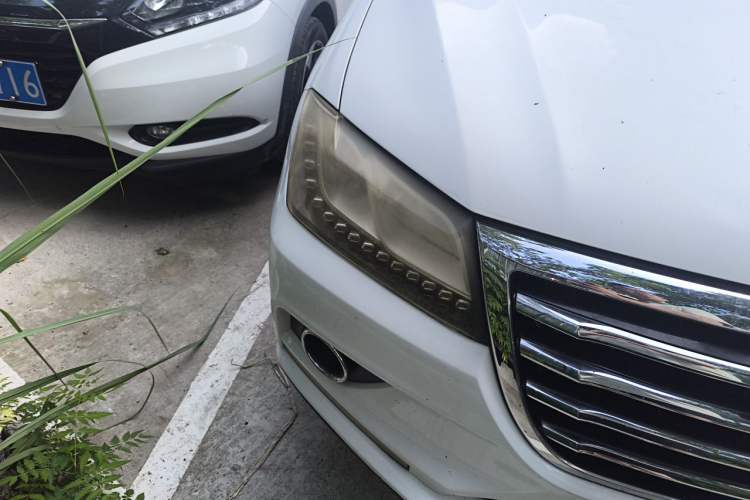 Used Haval H2 2014 1.5T Manual Two-Wheel Drive Elite Edition Right Front Headlight