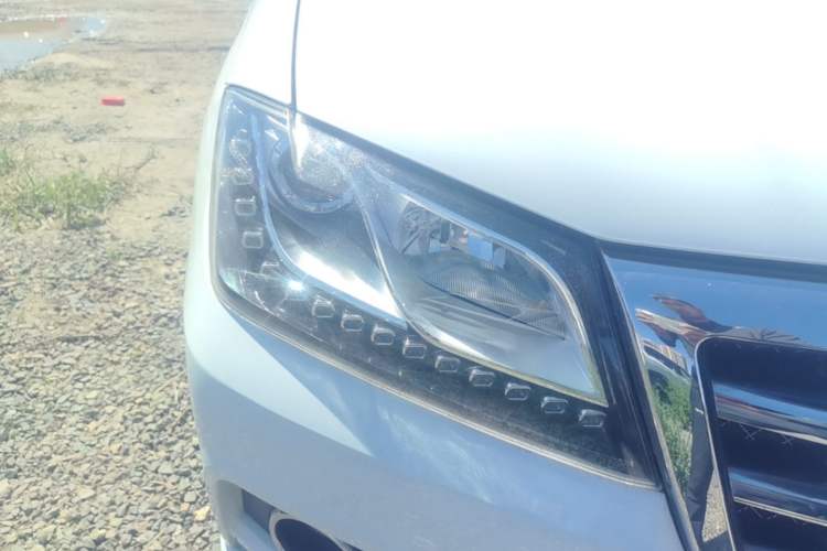 Used Haval H2 2014 1.5T Manual Two-Wheel Drive Elite Edition Right Front Headlight