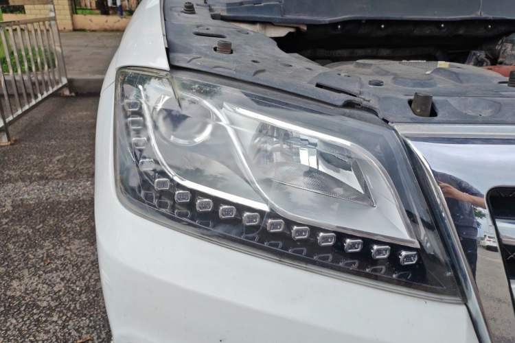 Used Haval H2 2014 1.5T Manual Two-Wheel Drive Elite Edition Right Front Headlight