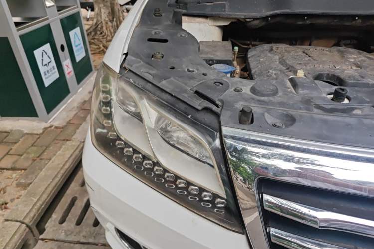 Used Haval H2 2014 1.5T Manual Two-Wheel Drive Elite Edition Right Front Headlight