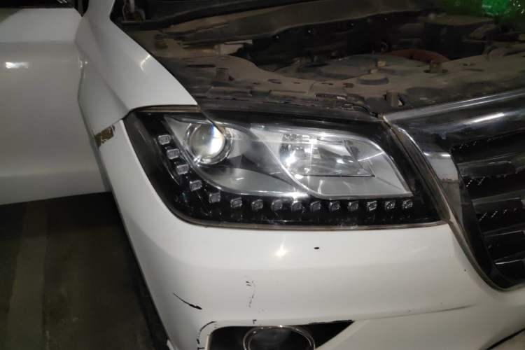 Used Haval H2 2014 1.5T Manual Two-Wheel Drive Elite Edition Right Front Headlight