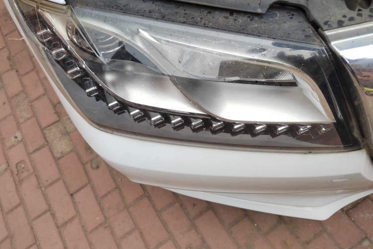 Used Haval H2 2014 1.5T Manual Two-Wheel Drive Elite Edition Right Front Headlight