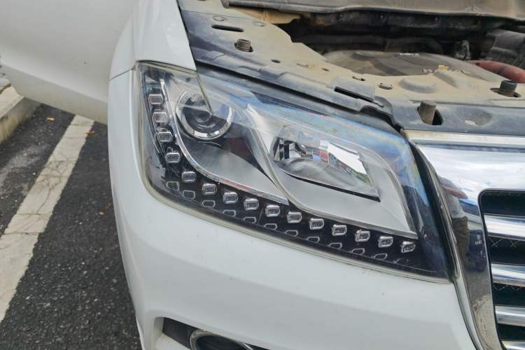 Used Haval H2 2014 1.5T Manual Two-Wheel Drive Urban Edition Right Front Headlight
