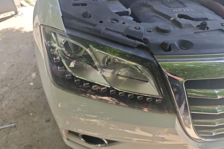 Used Haval H2 2014 1.5T Manual Two-Wheel Drive Elite Edition Right Front Headlight