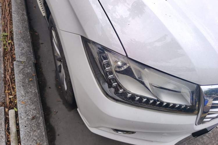 Used Haval H2 2014 1.5T Manual Two-Wheel Drive Urban Edition Right Front Headlight