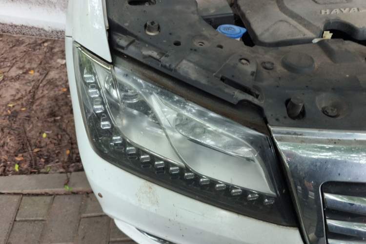 Used Haval H2 2014 1.5T Manual Two-Wheel Drive Elite Edition Right Front Headlight
