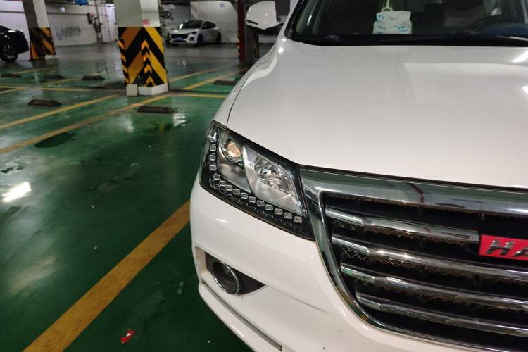 Used Haval H2 2014 1.5T Manual Two-Wheel Drive Elite Edition Right Front Headlight